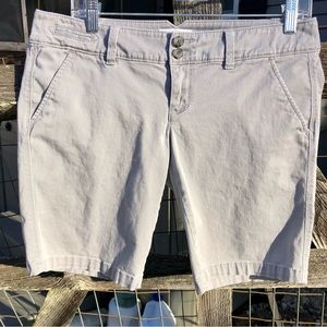 American Eagle Outfitters preppy gray shorts